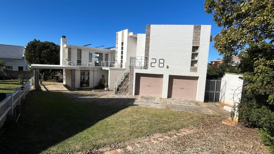 3 Bedroom Property for Sale in Wavecrest Eastern Cape